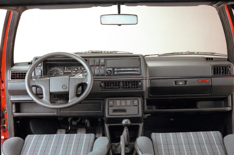 Volkswagen Golf GTI 1976-2020: la storia nelle immagini