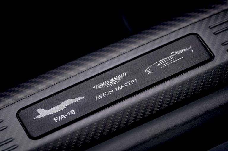 Aston Martin V12 Speedster 2020: nuove immagini ufficiali