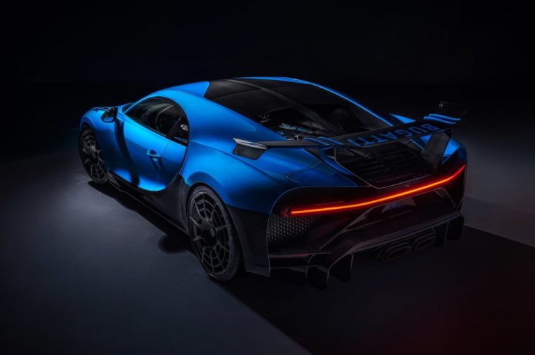 Bugatti Chiron Pur Sport 2020: immagini ufficiali