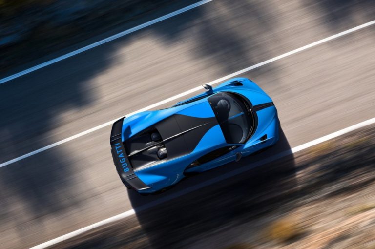 Bugatti Chiron Pur Sport 2020: immagini ufficiali