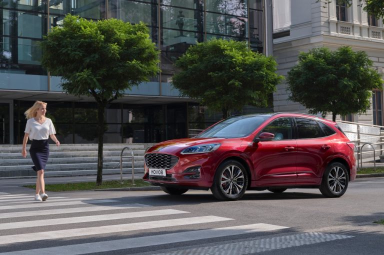 Ford Kuga 2020: immagini ufficiali