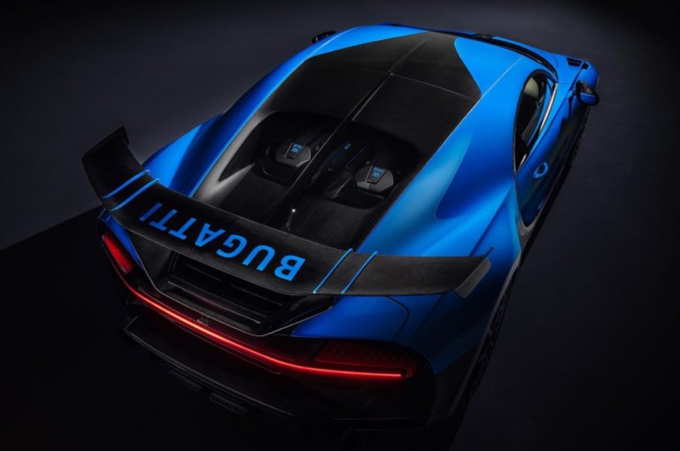 Bugatti Chiron Pur Sport 2020: immagini ufficiali