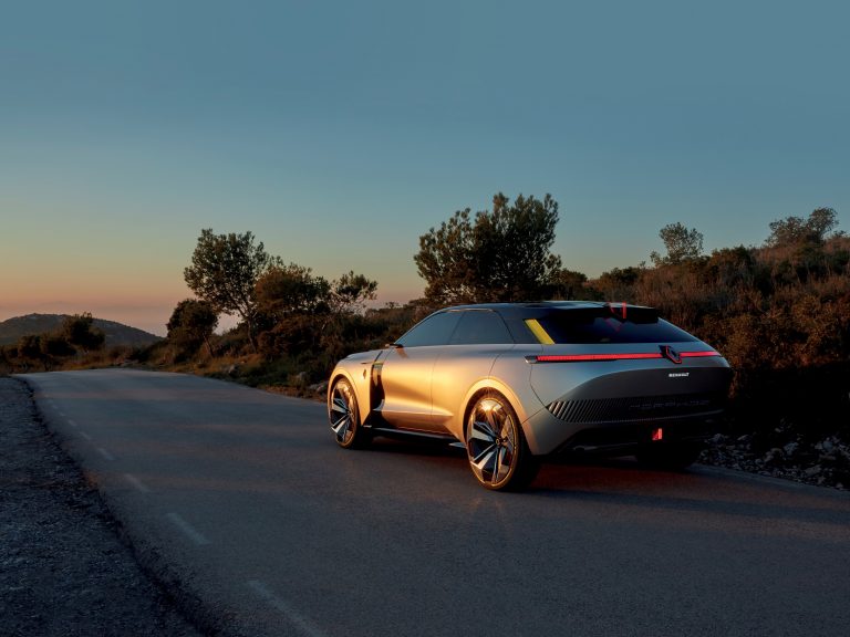 Renault Morphoz: le immagini ufficiali