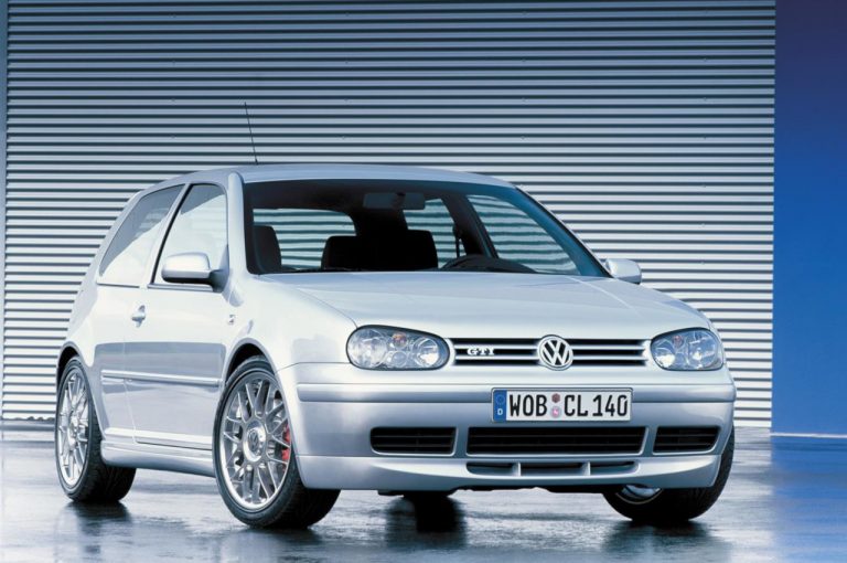 Volkswagen Golf GTI 1976-2020: la storia nelle immagini