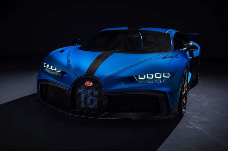 Bugatti Chiron Pur Sport 2020: immagini ufficiali