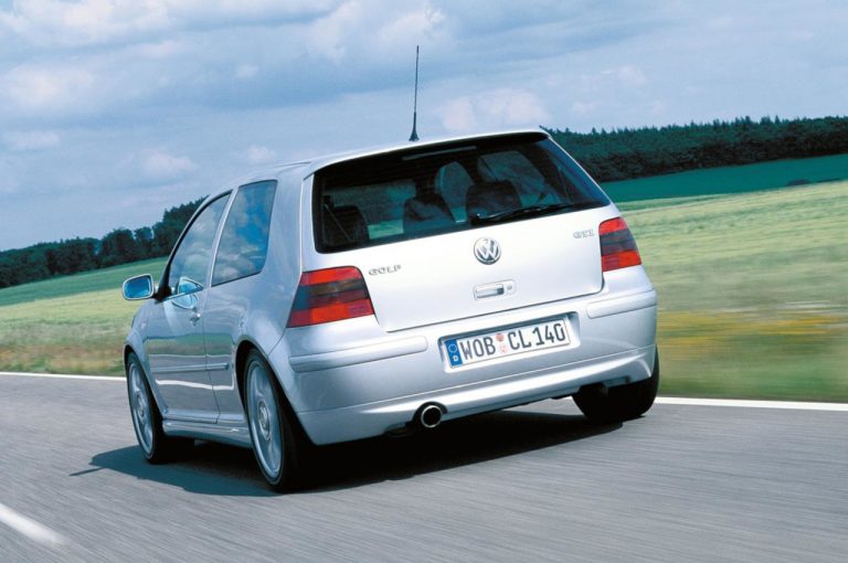 Volkswagen Golf GTI 1976-2020: la storia nelle immagini