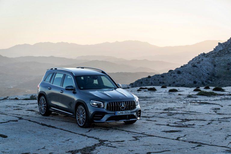 Mercedes-AMG GLB 35 4Matic 2020: immagini ufficiali