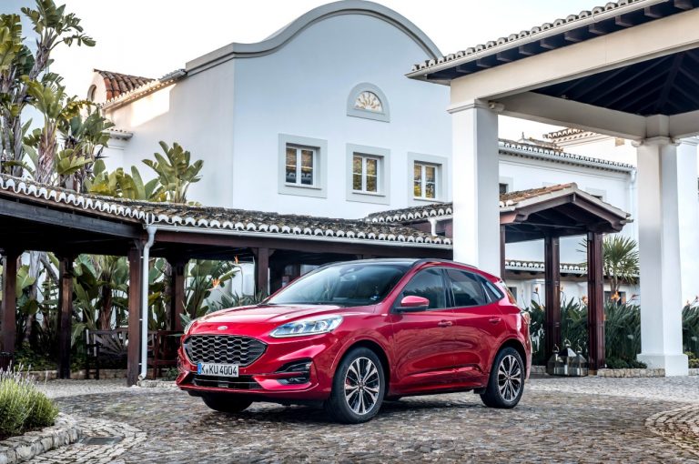 Ford Kuga 2020: immagini ufficiali
