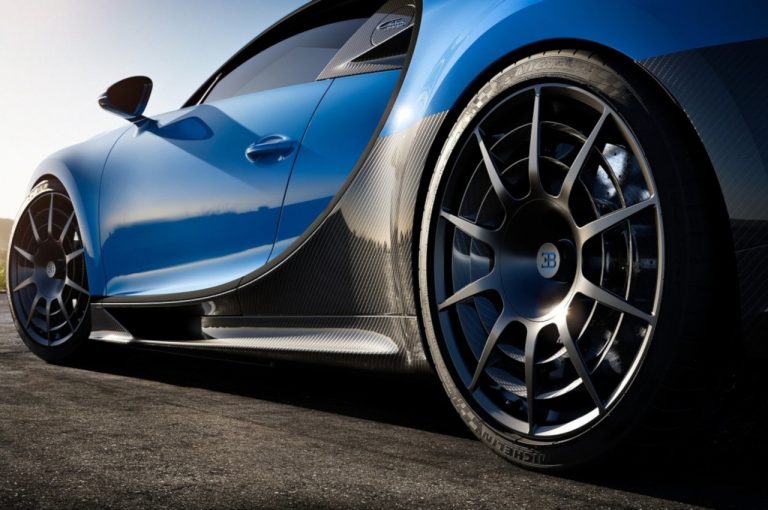 Bugatti Chiron Pur Sport 2020: immagini ufficiali