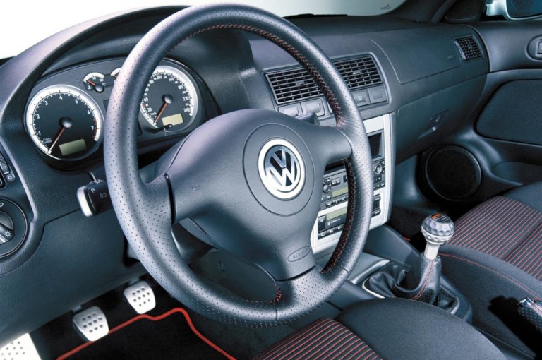 Volkswagen Golf GTI 1976-2020: la storia nelle immagini