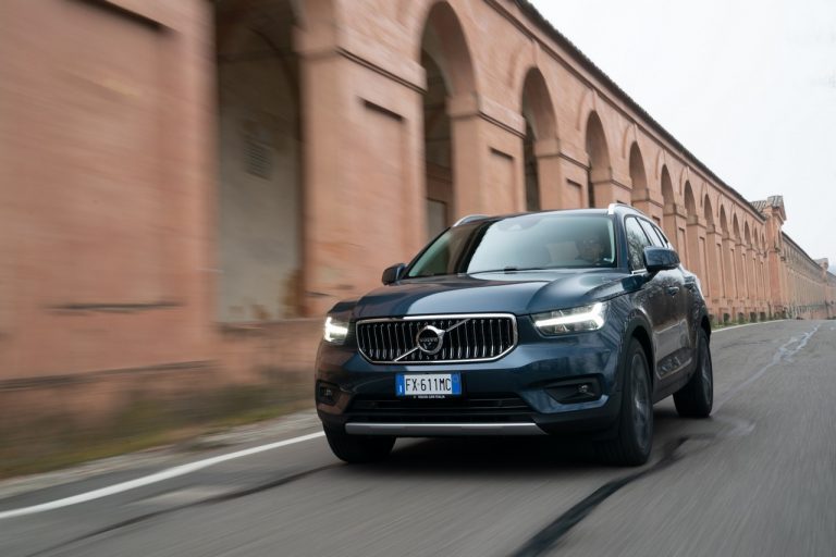 Volvo XC40 Recharge T5 Plug-in Hybrid: immagini ufficiali