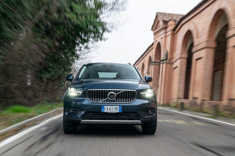 Volvo XC40 Recharge T5 Plug-in Hybrid: immagini ufficiali
