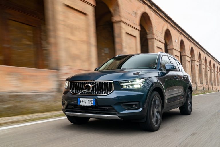 Volvo XC40 Recharge T5 Plug-in Hybrid: immagini ufficiali