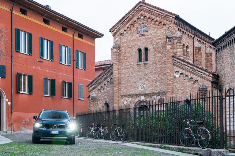 Volvo XC40 Recharge T5 Plug-in Hybrid: immagini ufficiali