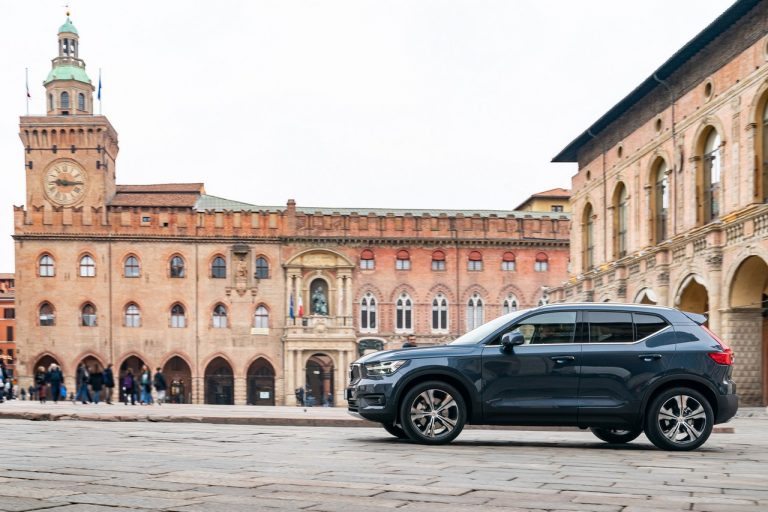 Volvo XC40 Recharge T5 Plug-in Hybrid: immagini ufficiali