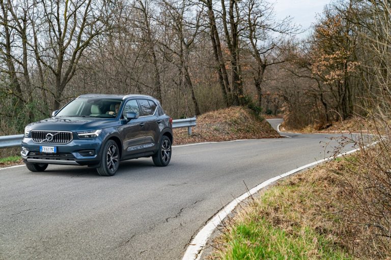 Volvo XC40 Recharge T5 Plug-in Hybrid: immagini ufficiali
