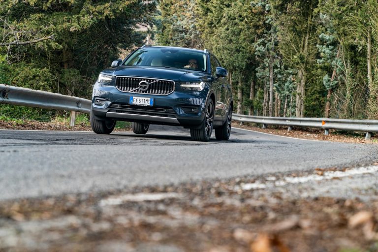 Volvo XC40 Recharge T5 Plug-in Hybrid: immagini ufficiali