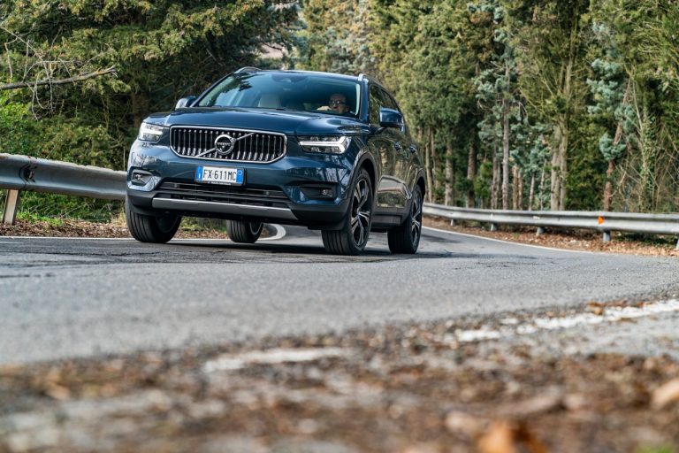 Volvo XC40 Recharge T5 Plug-in Hybrid: immagini ufficiali