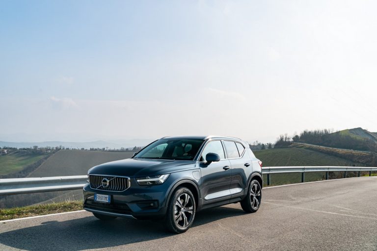 Volvo XC40 Recharge T5 Plug-in Hybrid: immagini ufficiali