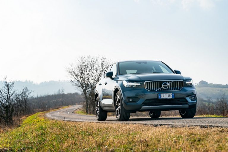 Volvo XC40 Recharge T5 Plug-in Hybrid: immagini ufficiali