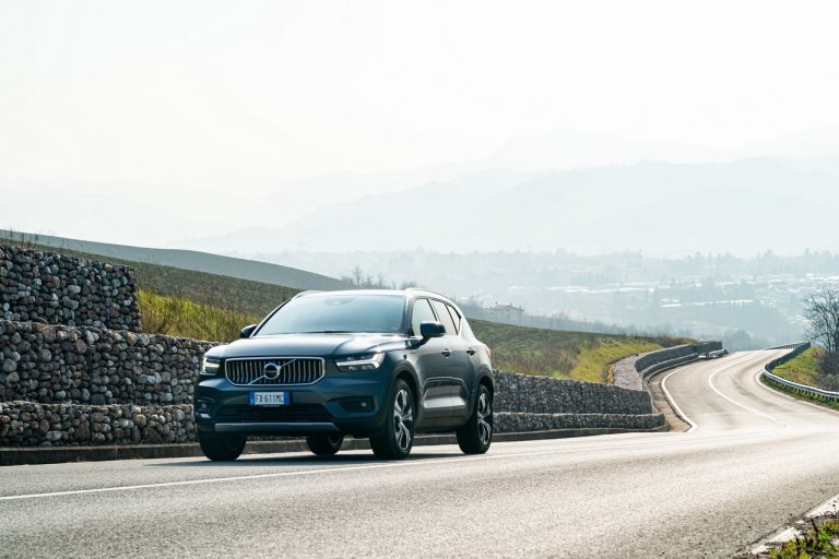 Volvo XC40 Recharge T5 Plug-in Hybrid: immagini ufficiali
