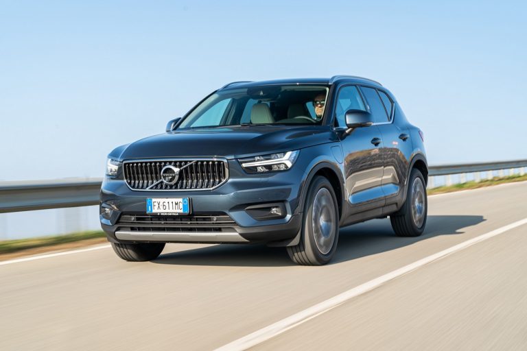 Volvo XC40 Recharge T5 Plug-in Hybrid: immagini ufficiali