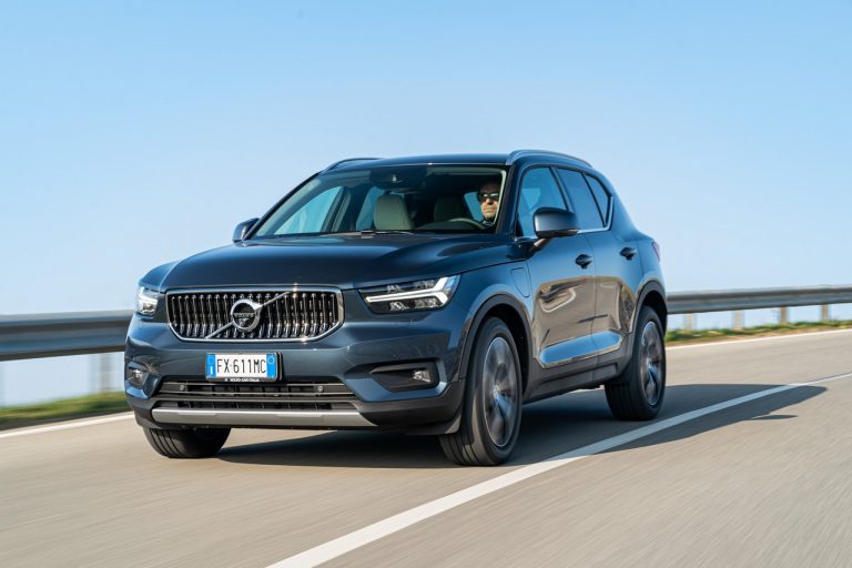 Volvo XC40 Recharge T5 Plug-in Hybrid: immagini ufficiali