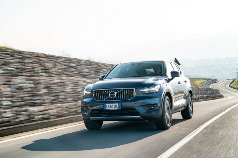Volvo XC40 Recharge T5 Plug-in Hybrid: immagini ufficiali