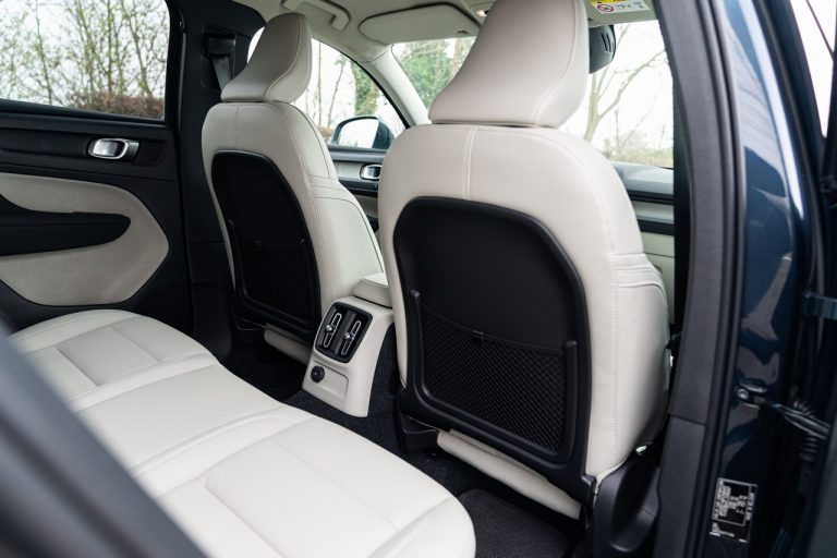 Volvo XC40 Recharge T5 Plug-in Hybrid: immagini ufficiali