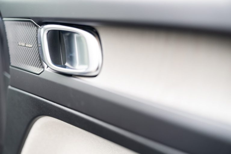 Volvo XC40 Recharge T5 Plug-in Hybrid: immagini ufficiali
