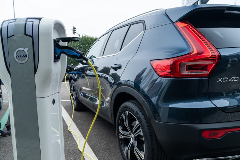 Volvo XC40 Recharge T5 Plug-in Hybrid: immagini ufficiali