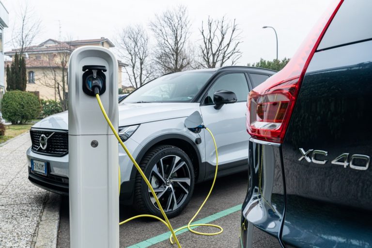 Volvo XC40 Recharge T5 Plug-in Hybrid: immagini ufficiali
