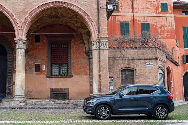 Volvo XC40 Recharge T5 Plug-in Hybrid: immagini ufficiali
