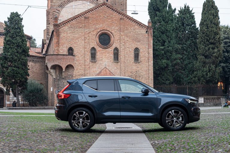 Volvo XC40 Recharge T5 Plug-in Hybrid: immagini ufficiali
