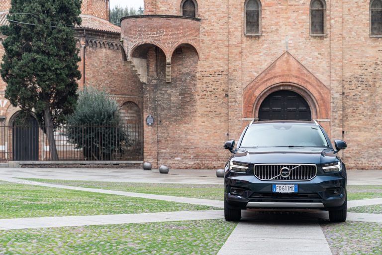 Volvo XC40 Recharge T5 Plug-in Hybrid: immagini ufficiali