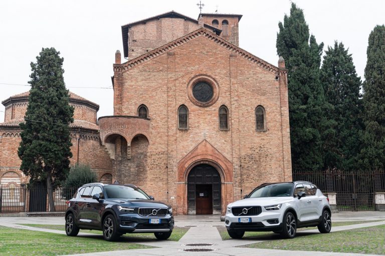 Volvo XC40 Recharge T5 Plug-in Hybrid: immagini ufficiali