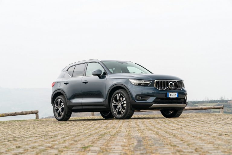 Volvo XC40 Recharge T5 Plug-in Hybrid: immagini ufficiali