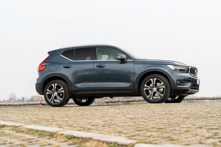 Volvo XC40 Recharge T5 Plug-in Hybrid: immagini ufficiali