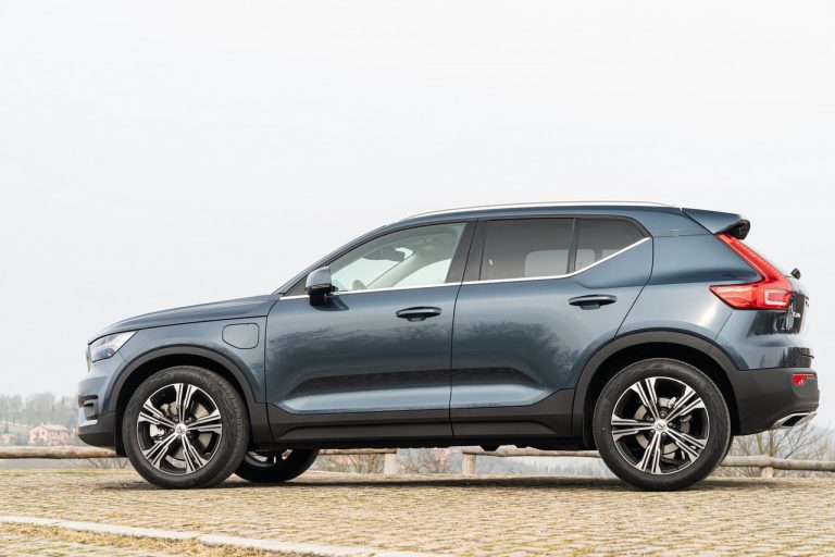 Volvo XC40 Recharge T5 Plug-in Hybrid: immagini ufficiali