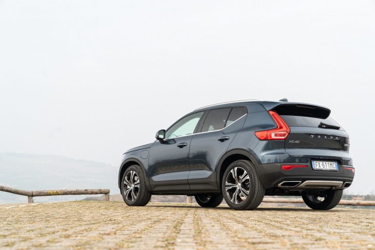 Volvo XC40 Recharge T5 Plug-in Hybrid: immagini ufficiali