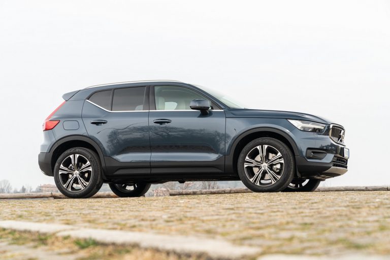 Volvo XC40 Recharge T5 Plug-in Hybrid: immagini ufficiali