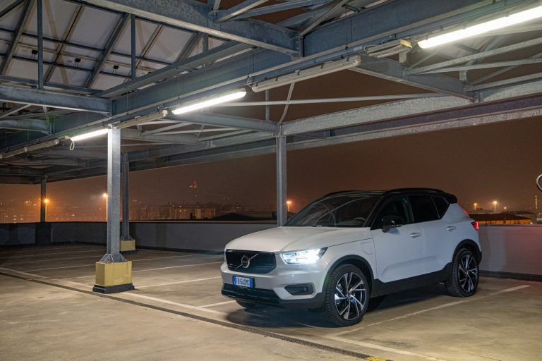 Volvo XC40 Recharge T5 Plug-in Hybrid: immagini ufficiali