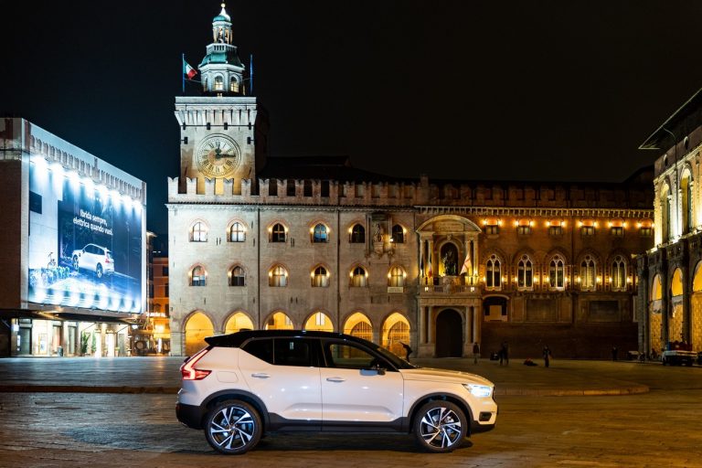 Volvo XC40 Recharge T5 Plug-in Hybrid: immagini ufficiali