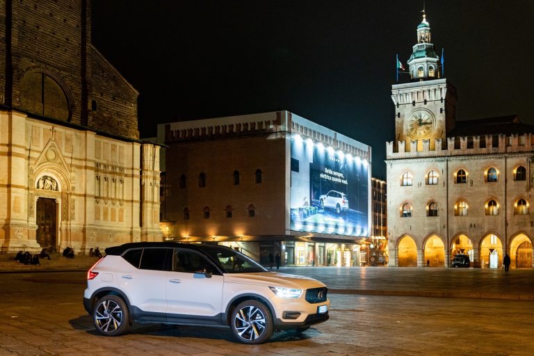 Volvo XC40 Recharge T5 Plug-in Hybrid: immagini ufficiali