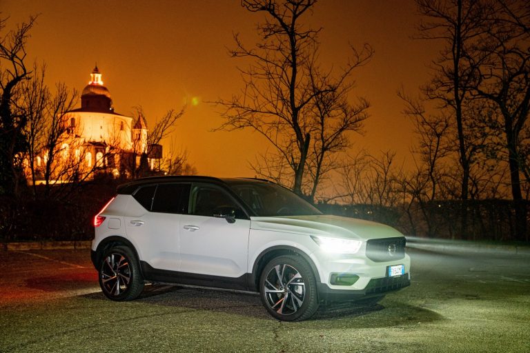 Volvo XC40 Recharge T5 Plug-in Hybrid: immagini ufficiali