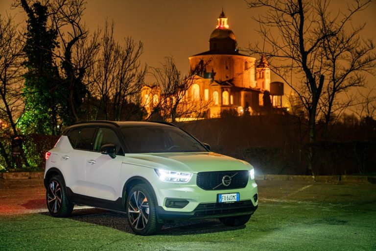 Volvo XC40 Recharge T5 Plug-in Hybrid: immagini ufficiali