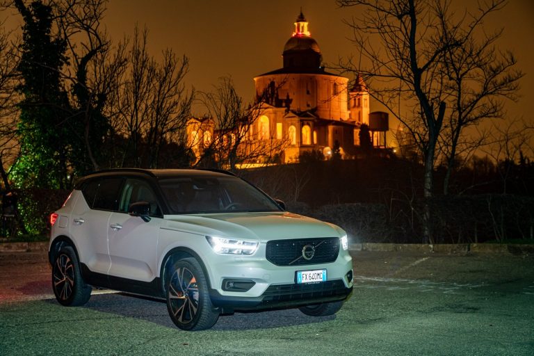 Volvo XC40 Recharge T5 Plug-in Hybrid: immagini ufficiali