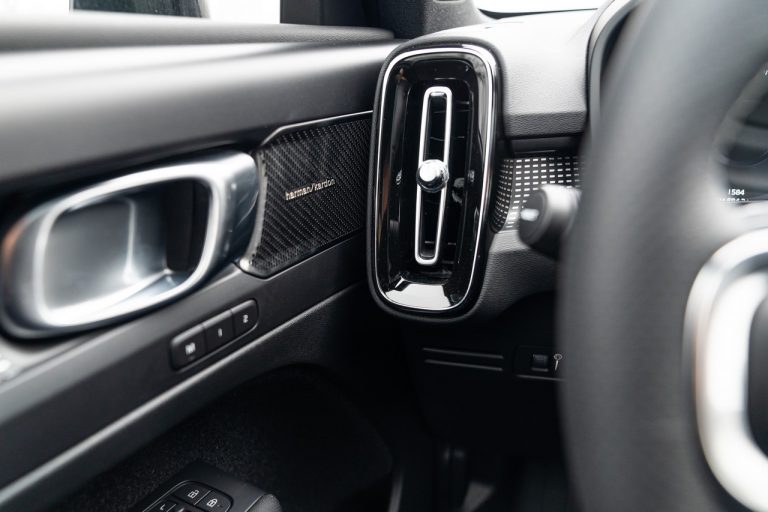 Volvo XC40 Recharge T5 Plug-in Hybrid: immagini ufficiali