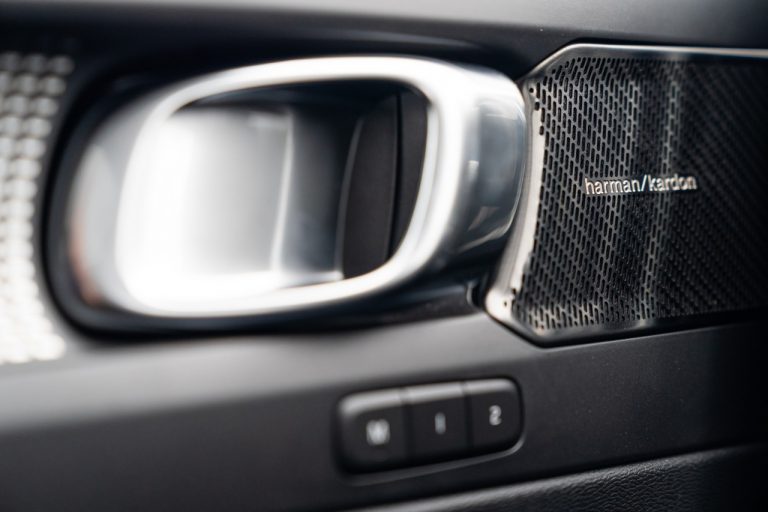Volvo XC40 Recharge T5 Plug-in Hybrid: immagini ufficiali