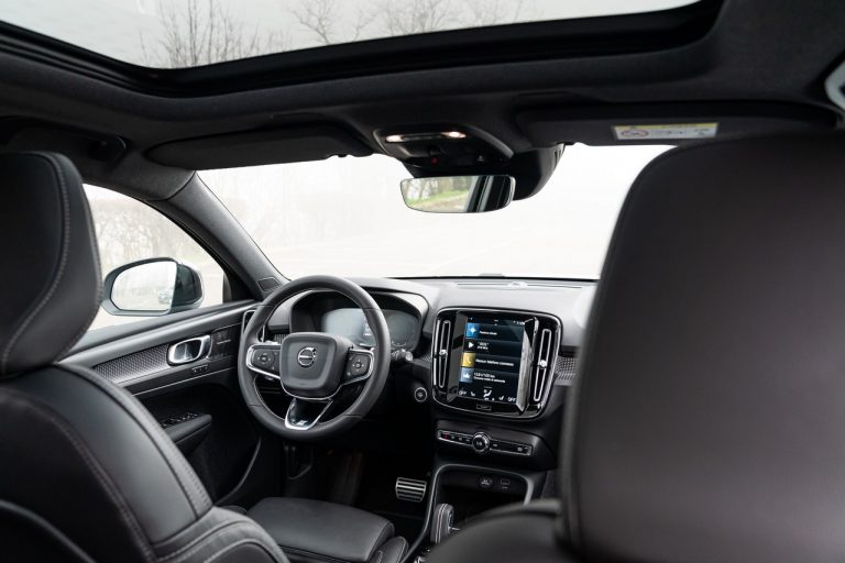Volvo XC40 Recharge T5 Plug-in Hybrid: immagini ufficiali